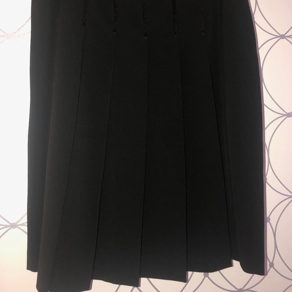 Deane & White beautiful black pleated skirt. Never worn, new condition - Picture 6 of 10
